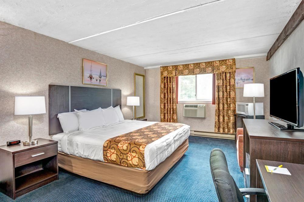 Days Inn By Wyndham Airport/Maine Mall South Portland Bagian luar foto