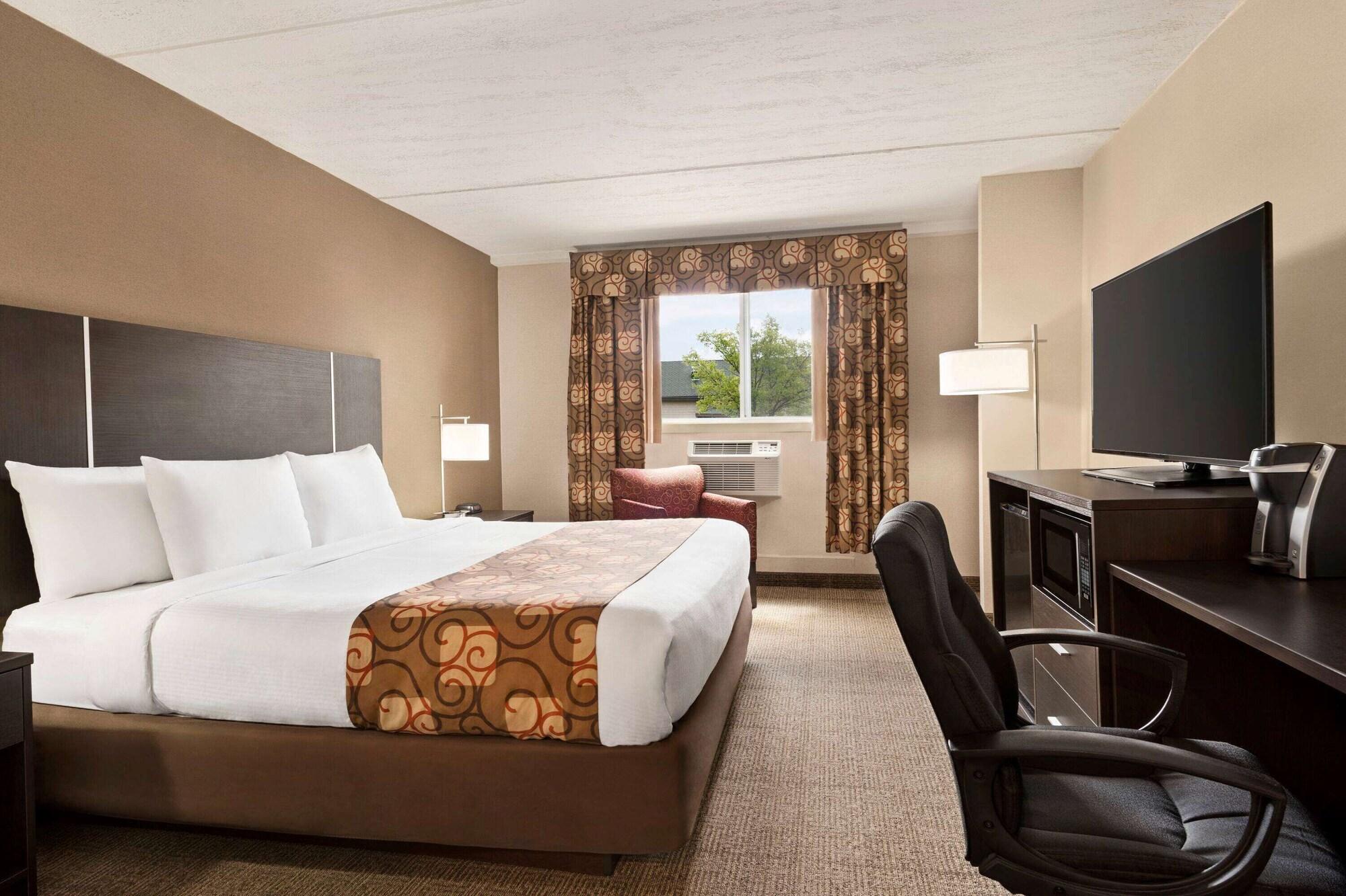 Days Inn By Wyndham Airport/Maine Mall South Portland Bagian luar foto