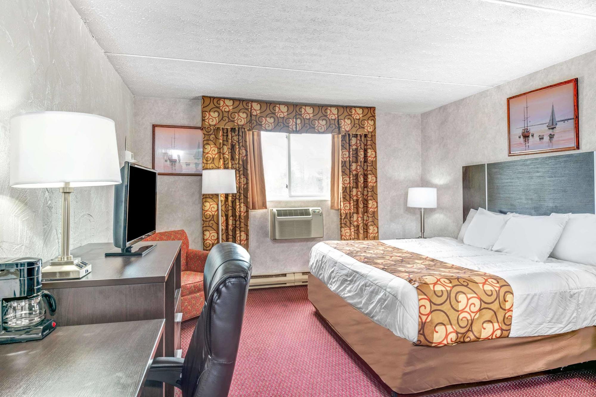 Days Inn By Wyndham Airport/Maine Mall South Portland Bagian luar foto